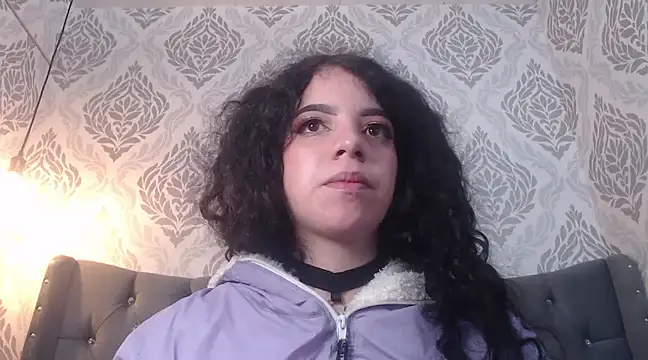 Snapshot of EmmaCowperr chatting on 11, 3, 2025 EmmaCowperr online show from 11, 3, 2025