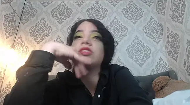 Snapshot of EmmaCowperr chatting on 9, 3, 2025 EmmaCowperr online show from 9, 3, 2025