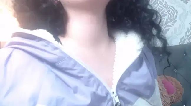 Snapshot of EmmaCowperr chatting on 19, 3, 2025 EmmaCowperr online show from 19, 3, 2025