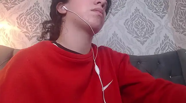 Snapshot of EmmaCowperr chatting on 26, 2, 2025 EmmaCowperr online show from 26, 2, 2025