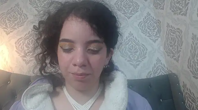 Snapshot of EmmaCowperr chatting on 21, 3, 2025 EmmaCowperr online show from 21, 3, 2025