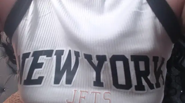 Snapshot of EmmaCowperr chatting on 24, 2, 2025 EmmaCowperr online show from 24, 2, 2025