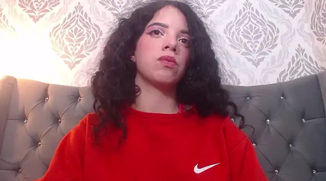 Snapshot of EmmaCowperr chatting on 21, 2, 2025 EmmaCowperr online show from 21, 2, 2025