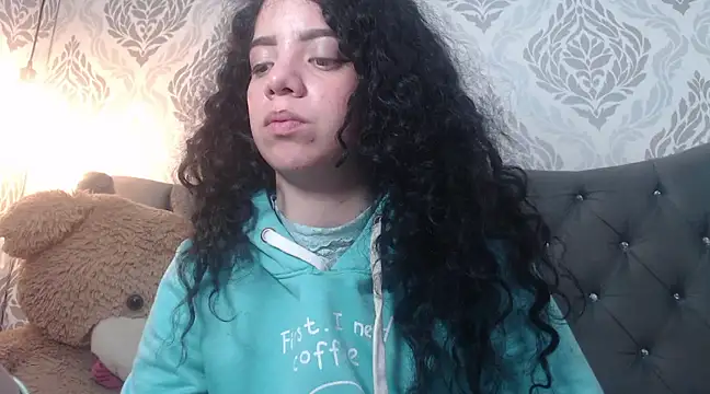 Snapshot of EmmaCowperr chatting on 23, 2, 2025 EmmaCowperr online show from 23, 2, 2025