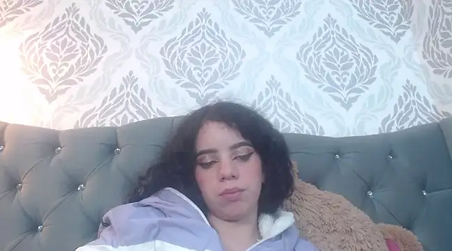 Snapshot of EmmaCowperr chatting on 19, 3, 2025 EmmaCowperr online show from 19, 3, 2025