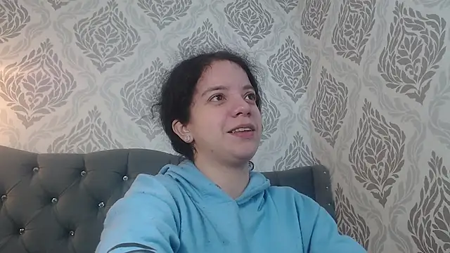 Snapshot of EmmaCowperr chatting on 15, 3, 2025 EmmaCowperr online show from 15, 3, 2025