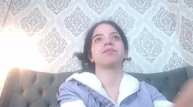 Snapshot of EmmaCowperr chatting on 19, 3, 2025 EmmaCowperr online show from 19, 3, 2025