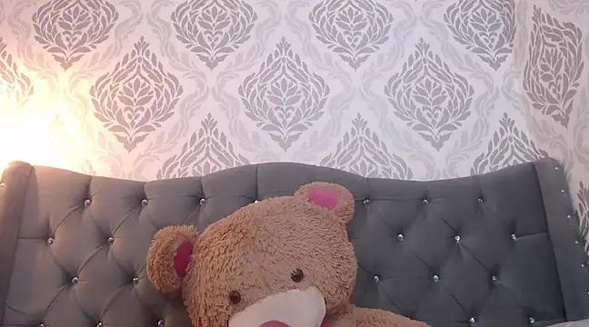 Snapshot of EmmaCowperr chatting on 12, 3, 2025 EmmaCowperr online show from 12, 3, 2025