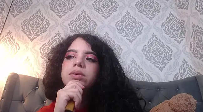 Snapshot of EmmaCowperr chatting on 10, 3, 2025 EmmaCowperr online show from 10, 3, 2025