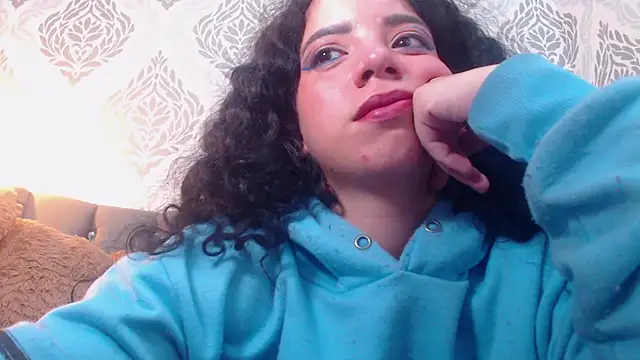 Snapshot of EmmaCowperr chatting on 20, 2, 2025 EmmaCowperr online show from 20, 2, 2025