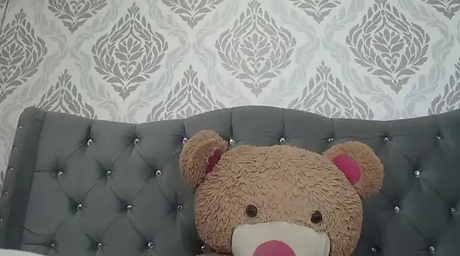 Snapshot of EmmaCowperr chatting on 3, 3, 2025 EmmaCowperr online show from 3, 3, 2025