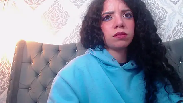 Snapshot of EmmaCowperr chatting on 20, 2, 2025 EmmaCowperr online show from 20, 2, 2025