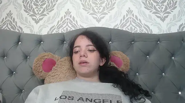 Snapshot of EmmaCowperr chatting on 3, 3, 2025 EmmaCowperr online show from 3, 3, 2025