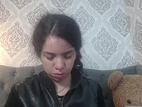 Snapshot of EmmaCowperr chatting on 18, 3, 2025 EmmaCowperr online show from 18, 3, 2025