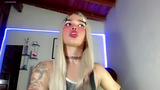 Snapshot of ladytslatina chatting on 19, 1, 2025 ladytslatina online show from 19, 1, 2025