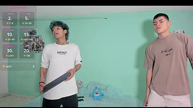 Snapshot of oliverhot2005 chatting on 27, 10, 2025 oliverhot2005 online show from 27, 10, 2025