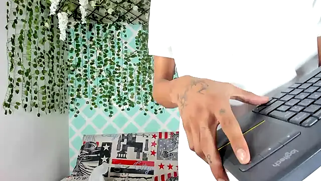 Snapshot of oliverhot2005 chatting on 16, 3, 2025 oliverhot2005 online show from 16, 3, 2025