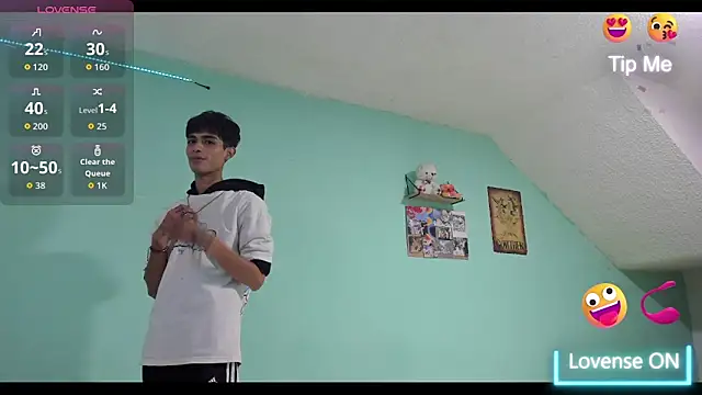 Snapshot of oliverhot2005 chatting on 24, 10, 2025 oliverhot2005 online show from 24, 10, 2025