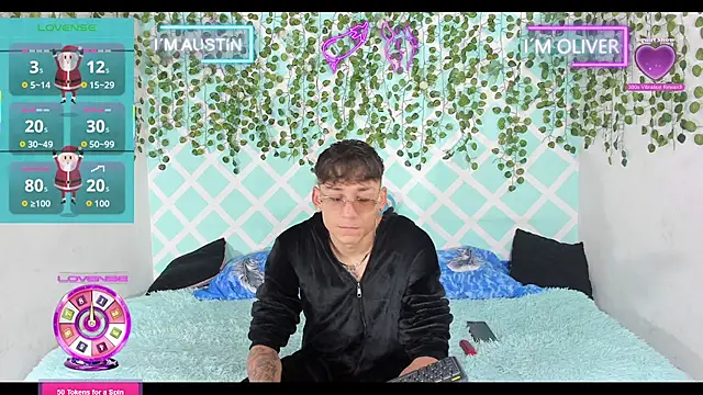 Snapshot of oliverhot2005 chatting on 23, 11, 2025 oliverhot2005 online show from 23, 11, 2025