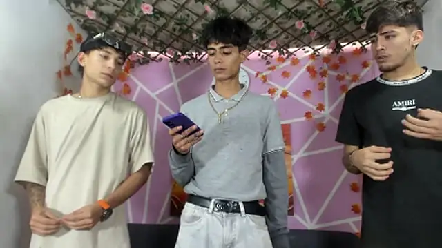 Snapshot of oliverhot2005 chatting on 29, 10, 2025 oliverhot2005 online show from 29, 10, 2025