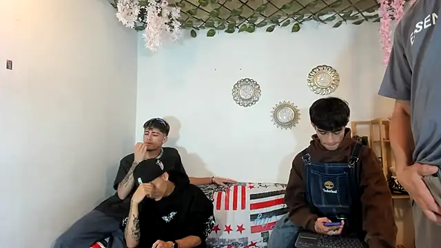 Snapshot of oliverhot2005 chatting on 23, 10, 2025 oliverhot2005 online show from 23, 10, 2025