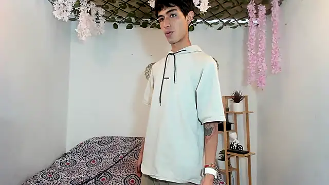 Snapshot of oliverhot2005 chatting on 13, 9, 2025 oliverhot2005 online show from 13, 9, 2025