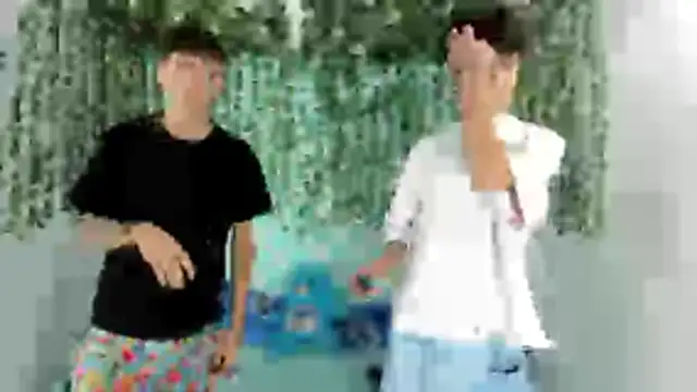 Snapshot of oliverhot2005 chatting on 2, 12, 2025 oliverhot2005 online show from 2, 12, 2025