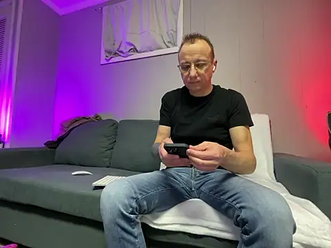 mouser21212 online show from 5, 2, 2025