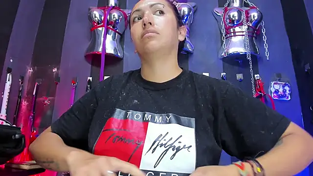 LucyStrike  online show from 13, 10, 2025