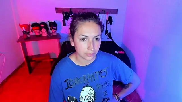 LucyStrike  online show from 13, 1, 2026