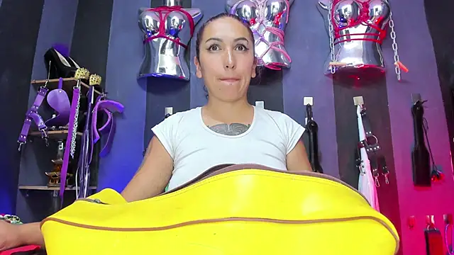 LucyStrike  online show from 20, 9, 2025