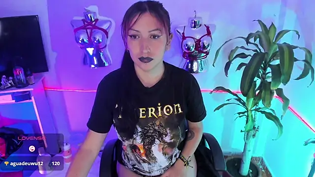LucyStrike  online show from 15, 5, 2026
