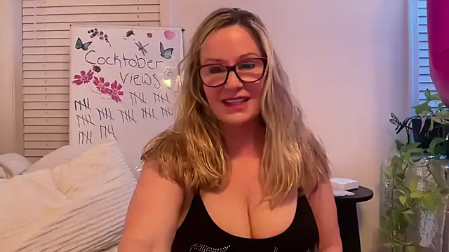 Milf Goddess online show from 21, 10, 2025