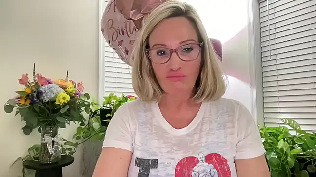 Milf Goddess online show from 4, 7, 2026