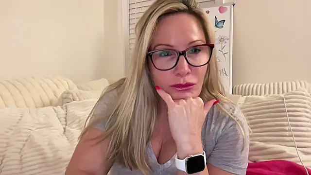 Milf Goddess online show from 15, 9, 2025