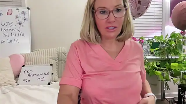 Milf Goddess online show from 15, 6, 2026