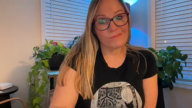 Milf Goddess online show from 17, 12, 2025