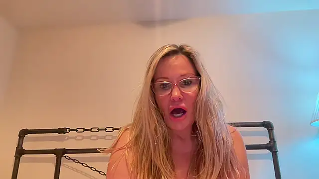 Milf Goddess online show from 19, 2, 2025