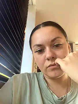 Luccreccia  online show from 4, 10, 2025