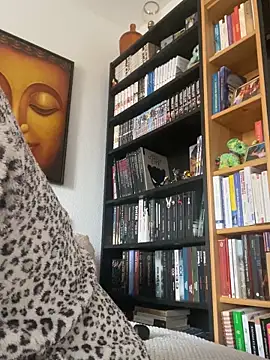 Luccreccia  online show from 4, 11, 2025