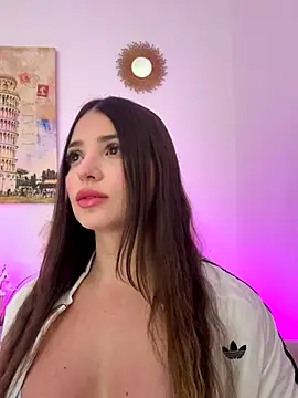 Ashleyjenner  online show from 4, 10, 2025