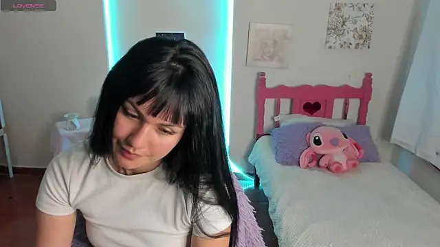 cute roxy online show from 21, 2, 2025