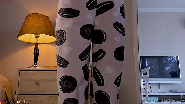 alicelu  online show from 4, 3, 2025