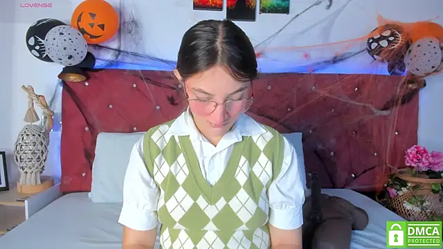 Ruth harvey  online show from 31, 10, 2025