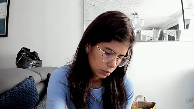 Snapshot of karlina_charlotte1 chatting on 3, 3, 2025 karlina charlotte1 online show from 3, 3, 2025
