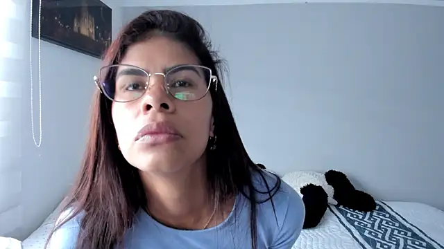 Snapshot of karlina_charlotte1 chatting on 2, 3, 2025 karlina charlotte1 online show from 2, 3, 2025