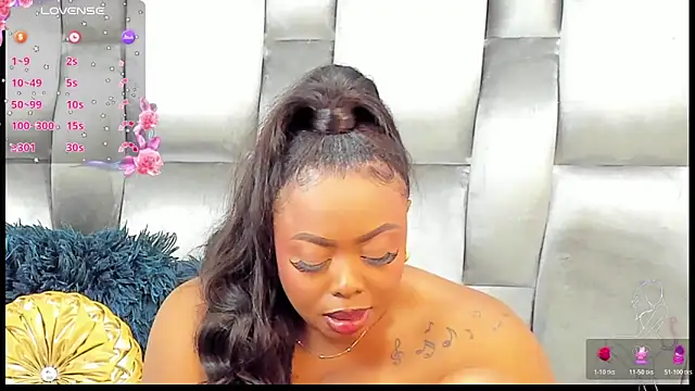 CamilaBenitez online show from 15, 2, 2026