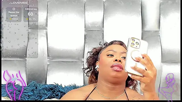 CamilaBenitez online show from 15, 9, 2025