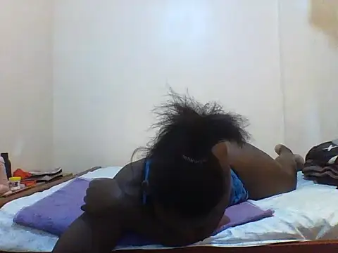 princess-cutie12 online show from 27, 6, 2026