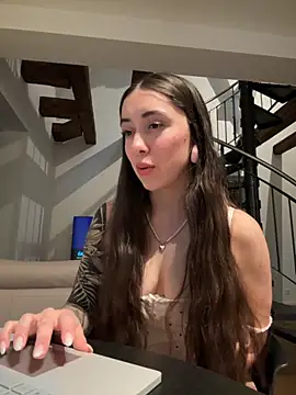 emiliasommer online show from 26, 11, 2025